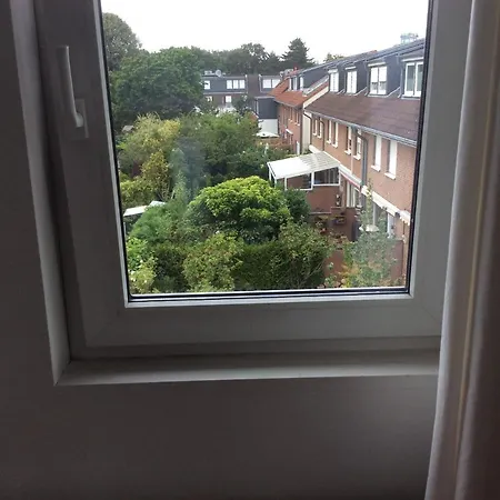 Dachstudio Mit Bad Und Terasse *