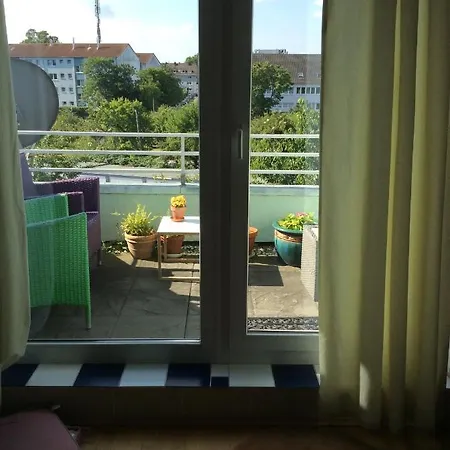 Dachstudio Mit Bad Und Terasse Pansiyon Köln